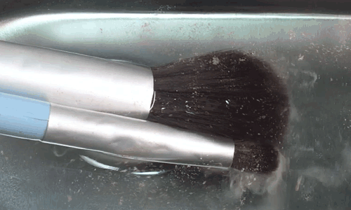 Ultrasonic cleaner makeup